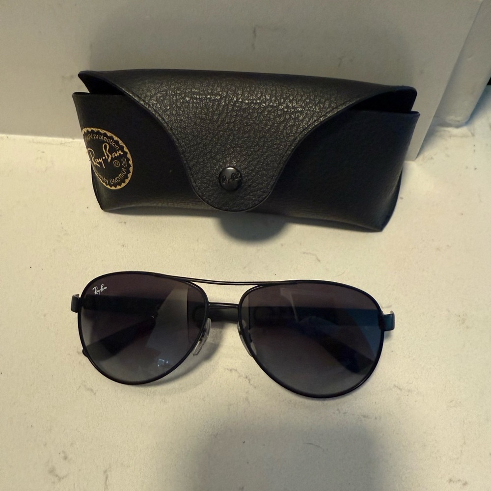 NEW Ray-Ban Dark Aviator Sunglasses with Case